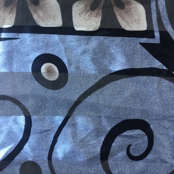 Scarf  Geometric Print 36 inches - Picture 3 of 6